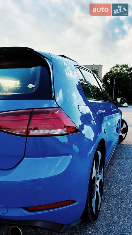 Хетчбек Volkswagen Golf GTI 2020 в Запоріжжі