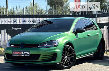 Хэтчбек Volkswagen Golf GTI 2016 в Киеве