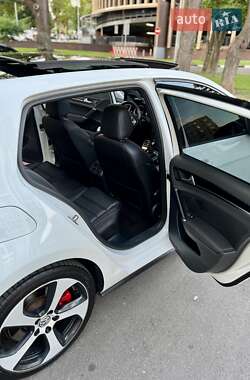 Хэтчбек Volkswagen Golf GTI 2016 в 