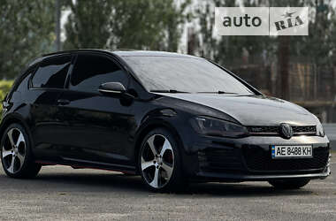 Хэтчбек Volkswagen Golf GTI 2015 в 