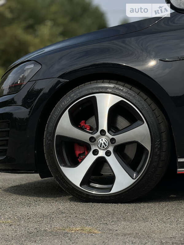 Хетчбек Volkswagen Golf GTI 2015 в Дніпрі