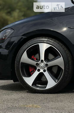 Хэтчбек Volkswagen Golf GTI 2015 в 