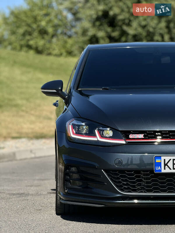 Хэтчбек Volkswagen Golf GTI 2019 в Днепре