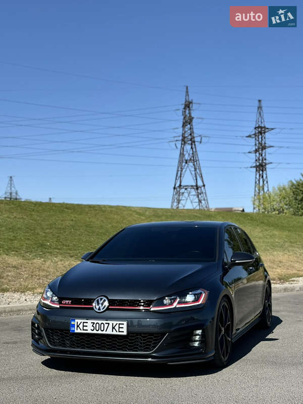 Хэтчбек Volkswagen Golf GTI 2019 в Днепре