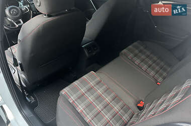 Хэтчбек Volkswagen Golf GTI 2016 в 
