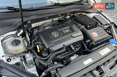 Хэтчбек Volkswagen Golf GTI 2016 в 