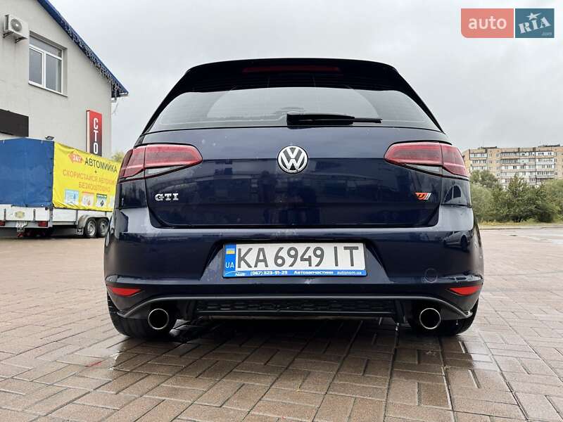 Хэтчбек Volkswagen Golf GTI 2015 в Киеве