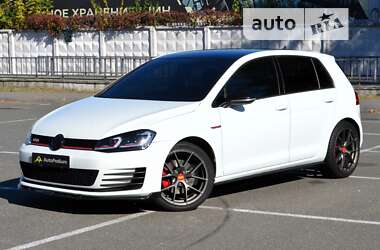 Хэтчбек Volkswagen Golf GTI 2017 в Киеве