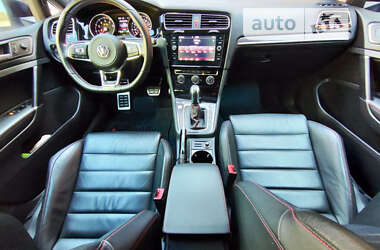 Хэтчбек Volkswagen Golf GTI 2020 в 