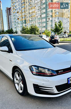 Хэтчбек Volkswagen Golf GTI 2014 в 