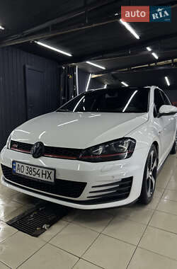 Хэтчбек Volkswagen Golf GTI 2016 в 
