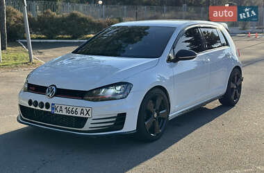 Хэтчбек Volkswagen Golf GTI 2015 в Киеве