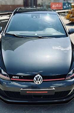 Хэтчбек Volkswagen Golf GTI 2015 в Мукачево