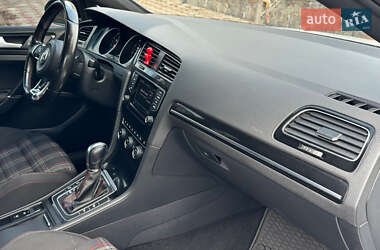 Хэтчбек Volkswagen Golf GTI 2013 в Черновцах