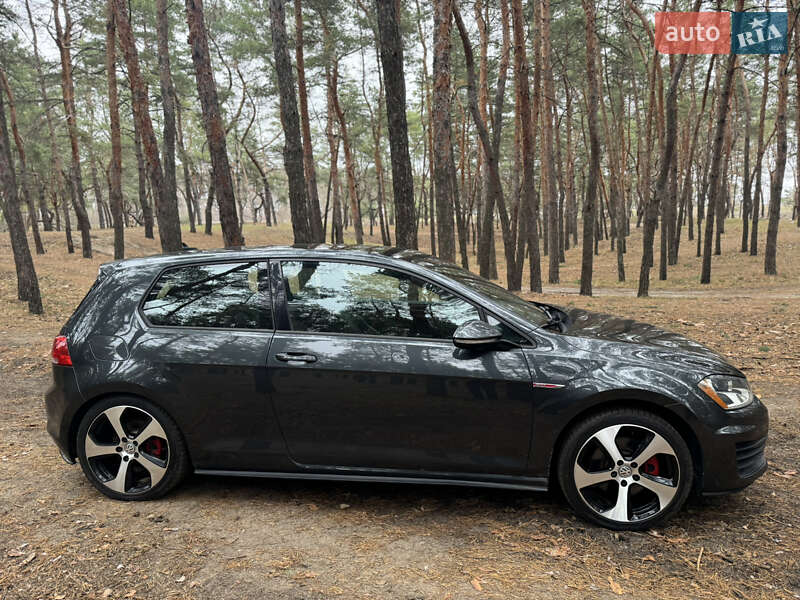 Хэтчбек Volkswagen Golf GTI 2015 в Днепре