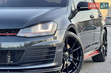 Хетчбек Volkswagen Golf GTI 2016 в Києві