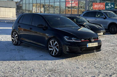 Хэтчбек Volkswagen Golf GTI 2017 в Киеве