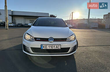Хэтчбек Volkswagen Golf GTI 2015 в 
