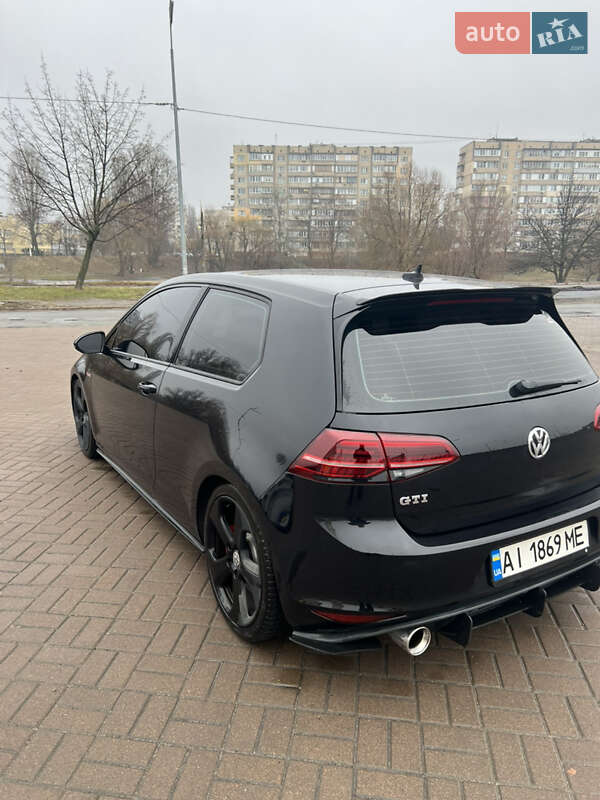 Хетчбек Volkswagen Golf GTI 2014 в Києві