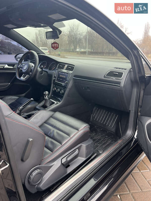Хетчбек Volkswagen Golf GTI 2014 в Києві