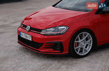 Хетчбек Volkswagen Golf GTI 2017 в Києві