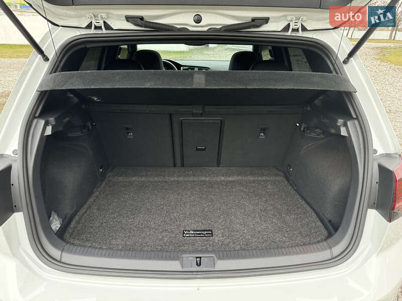 Хетчбек Volkswagen Golf GTI 2020 в Дніпрі