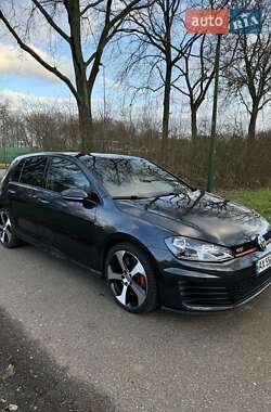 Хэтчбек Volkswagen Golf GTI 2015 в Киеве