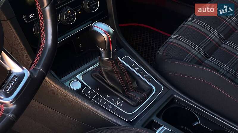 Хетчбек Volkswagen Golf GTI 2013 в Білій Церкві фото 14 Хетчбек Volkswagen Golf GTI 2013 в Білій Церкві