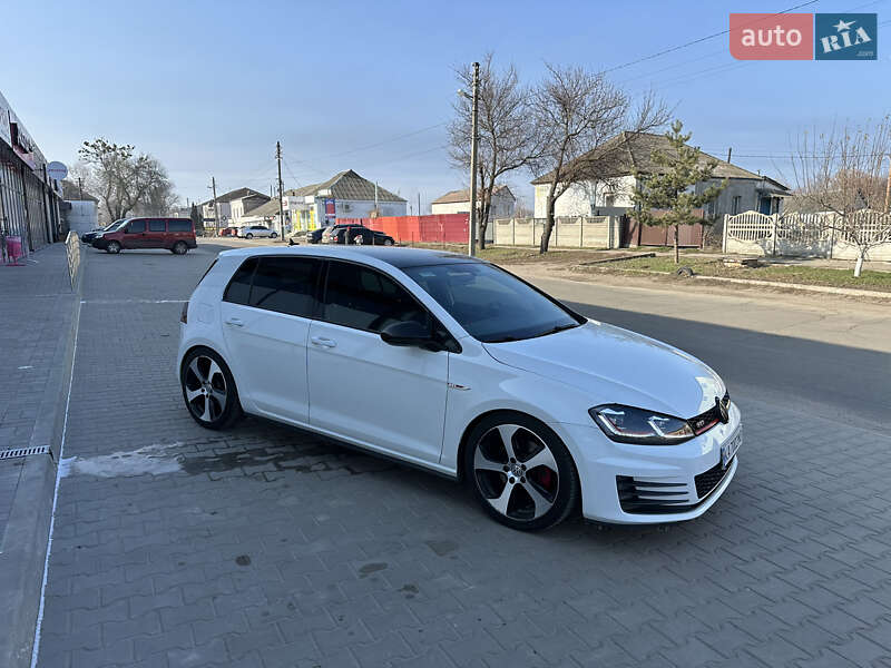 Хэтчбек Volkswagen Golf GTI 2015 в Пирятине
