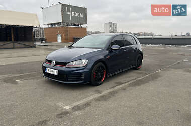 Хэтчбек Volkswagen Golf GTI 2015 в Киеве