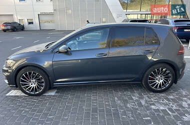 Хетчбек Volkswagen Golf GTI 2017 в 