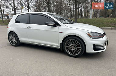 Хэтчбек Volkswagen Golf GTI 2015 в 
