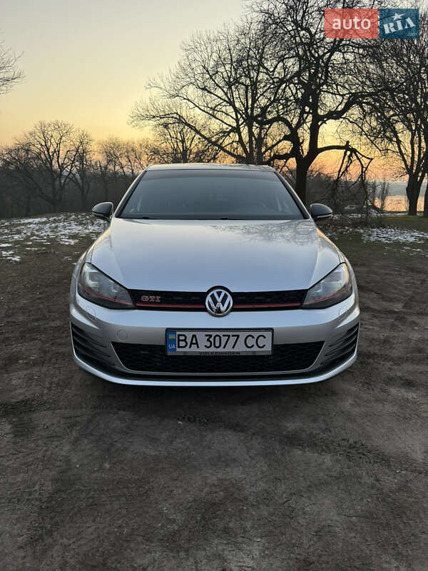 Хетчбек Volkswagen Golf GTI 2017 в Кропивницькому