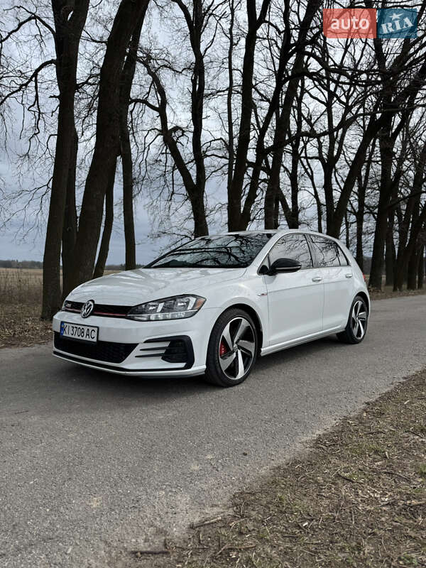 Volkswagen Golf GTI 2020