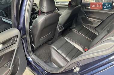 Хетчбек Volkswagen Golf GTI 2015 в 