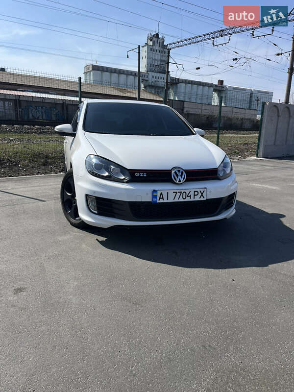 Volkswagen Golf GTI 2011