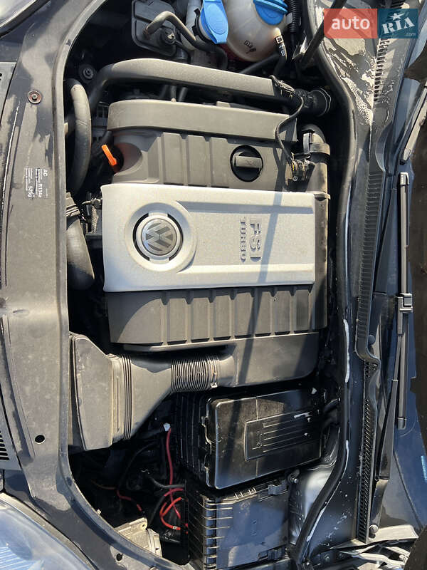 Хэтчбек Volkswagen Golf GTI 2005 в 