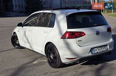 Хэтчбек Volkswagen Golf GTI 2014 в 