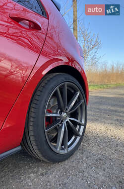 Хэтчбек Volkswagen Golf GTI 2014 в 