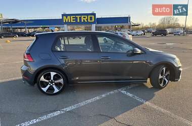 Хетчбек Volkswagen Golf GTI 2018 в 