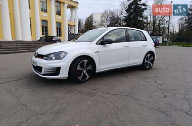 Хетчбек Volkswagen Golf GTI 2017 в 