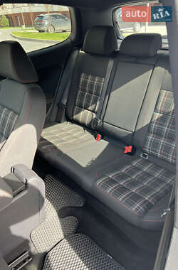Хэтчбек Volkswagen Golf GTI 2012 в 