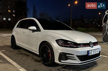 Хетчбек Volkswagen Golf GTI 2019 в 