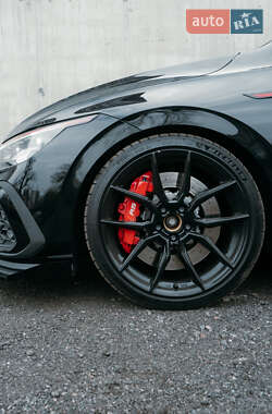 Хетчбек Volkswagen Golf GTI 2021 в 