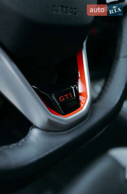 Хетчбек Volkswagen Golf GTI 2021 в 