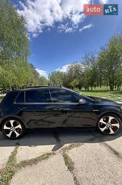 Хэтчбек Volkswagen Golf GTI 2017 в 