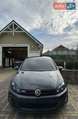 Хэтчбек Volkswagen Golf GTI 2010 в 
