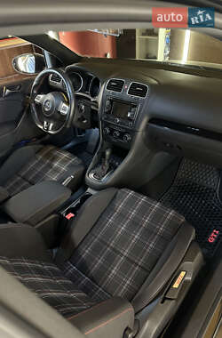 Хэтчбек Volkswagen Golf GTI 2010 в 