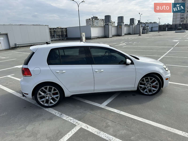 Хэтчбек Volkswagen Golf GTI 2013 в Киеве