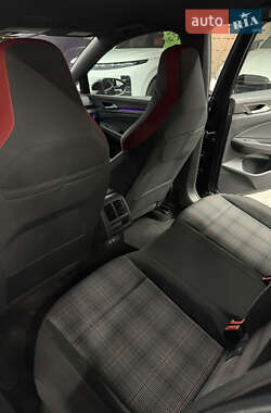 Хэтчбек Volkswagen Golf GTI 2022 в 